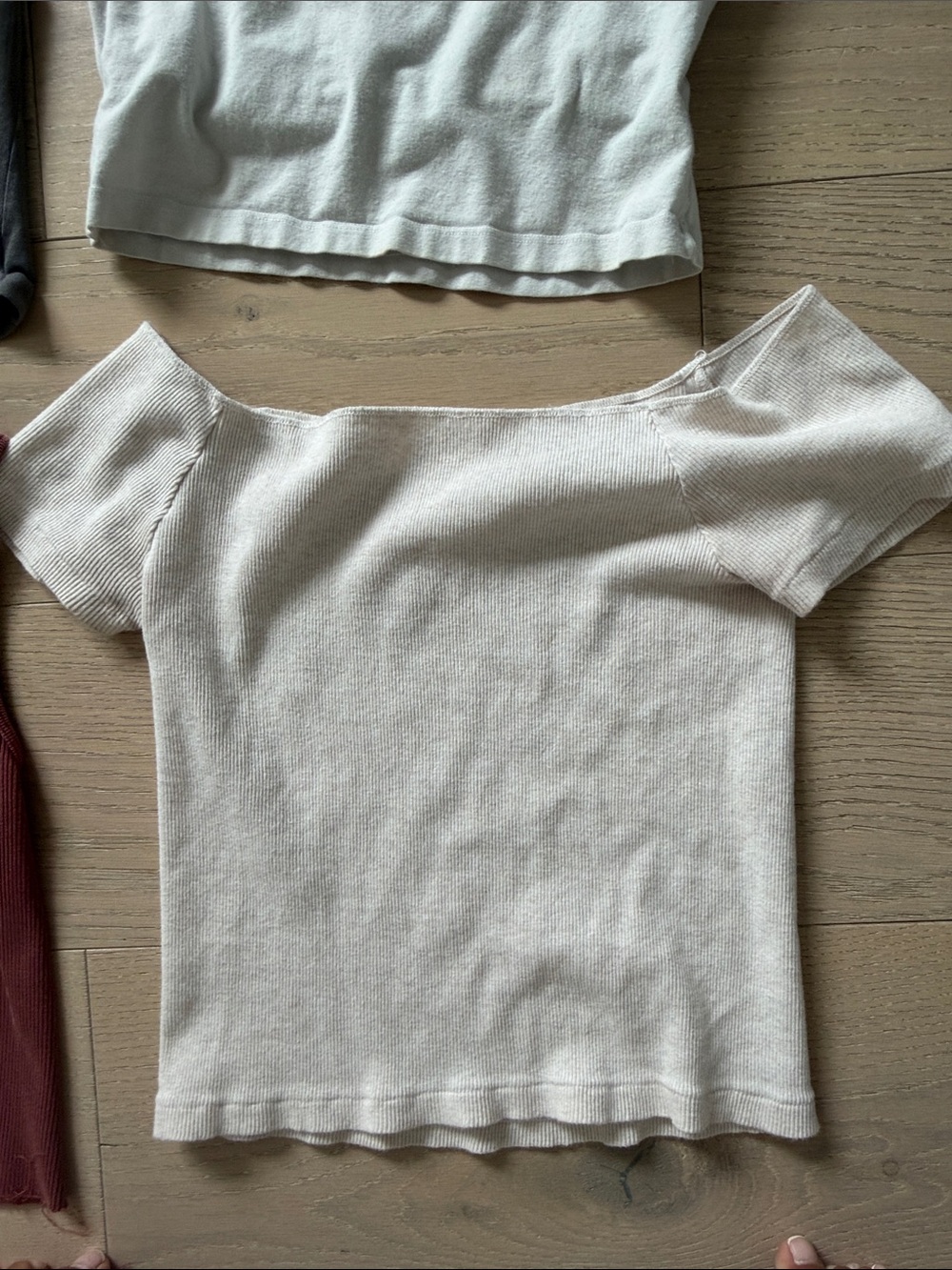 Brandy Melville Cropped Tank & Tops Bundle in grey, White, Burgundy, Cream - Picture 6 of 6